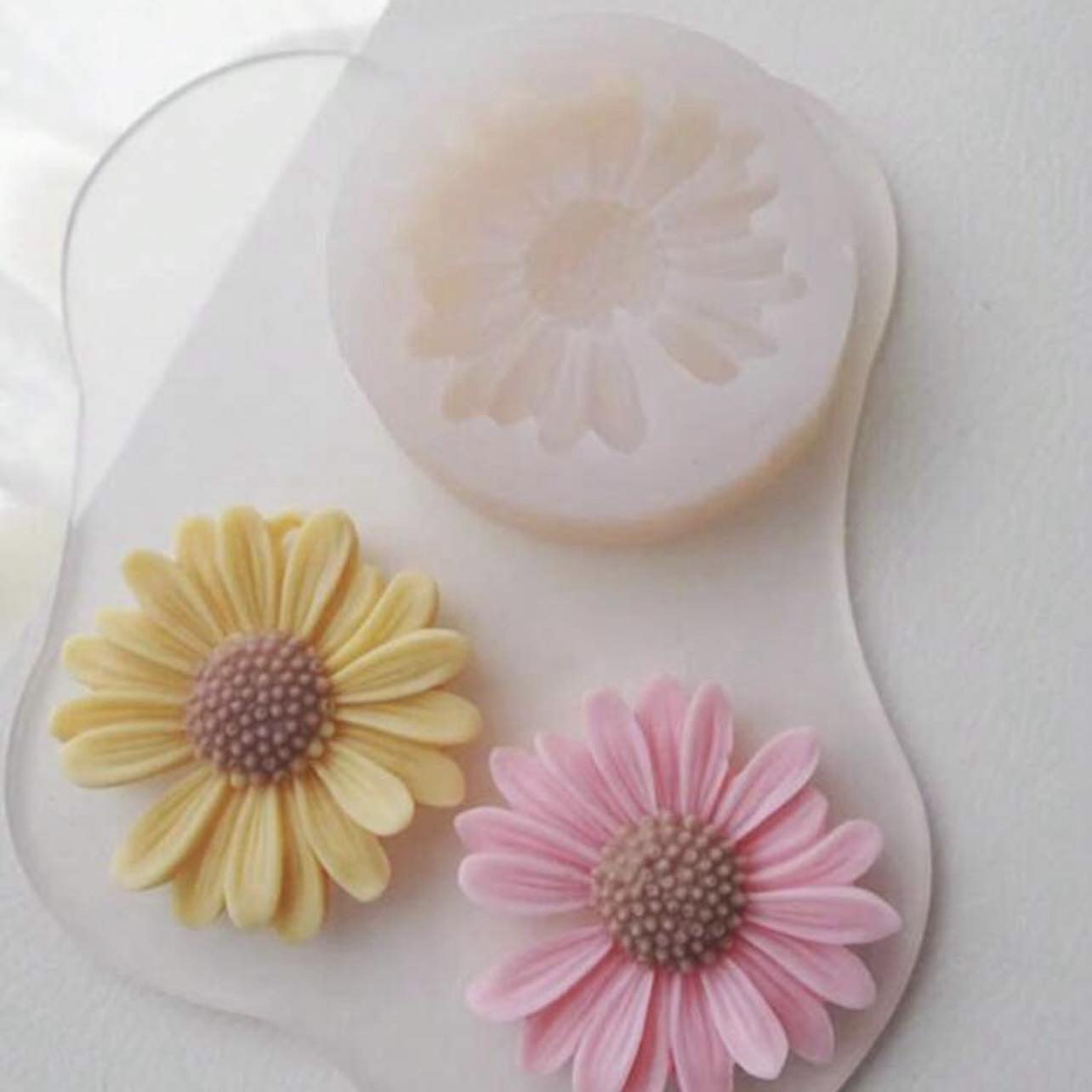 Chrysanthemum Silicon Mold 7 5cm X 1 8cm Decofrog Art Materials